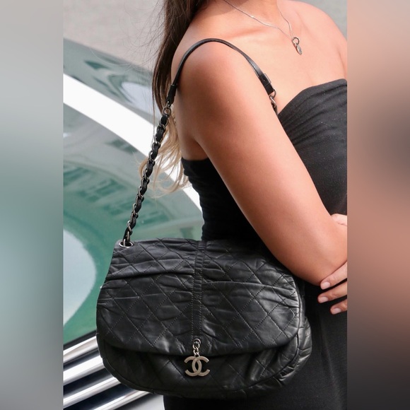ᴿᵃʳᵉ ✨CHANEL 
Lambskin Quilted Small Sharpei Flap Black - Picture 1 of 15